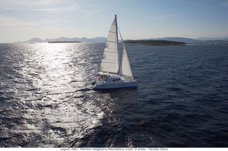 Charter segel yacht Katamaran Lagoon 380 10