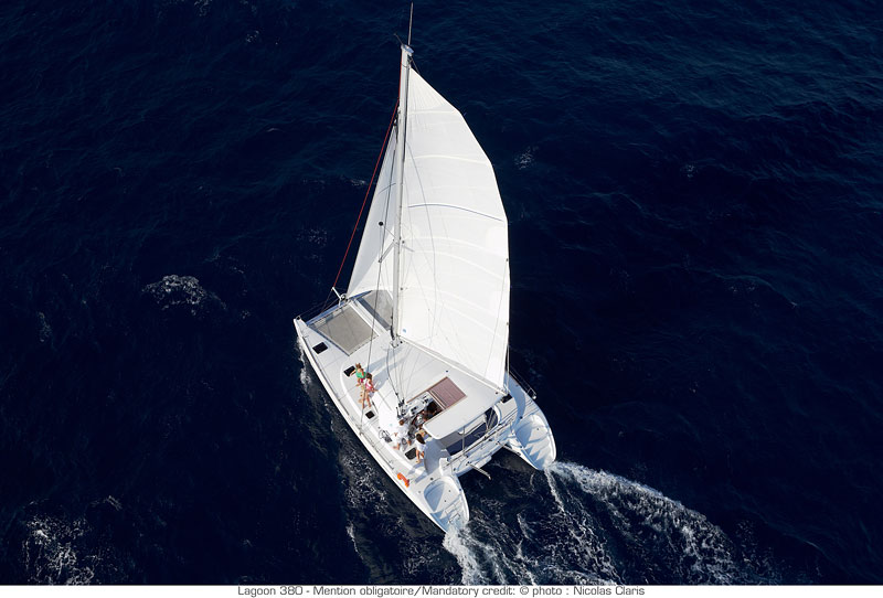 Charter segel yacht Katamaran Lagoon 380 11