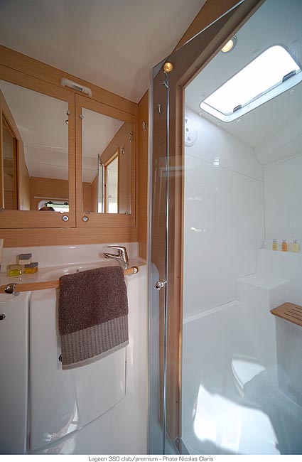 Charter segel yacht Katamaran Lagoon 380 26