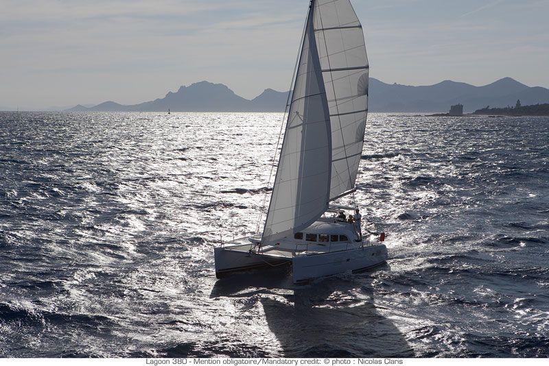 Charter segel yacht Katamaran Lagoon 380 9