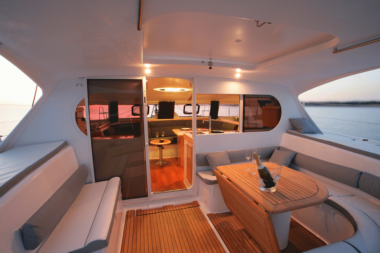 Charter Katamaran Yacht segel Nautitech 40 12