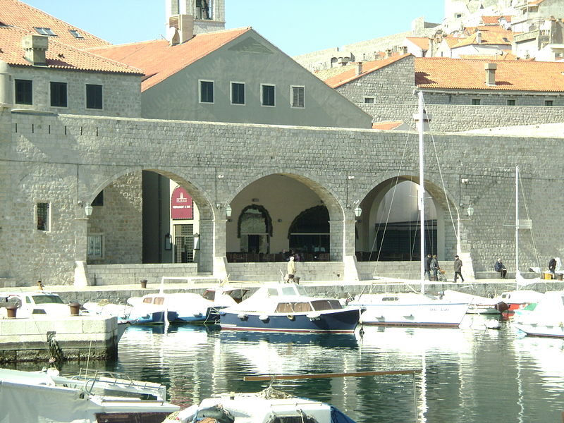 Bivi veliki_arsenal_Gradska_kavana_yacht_charter_kroatien_sunja_yachting