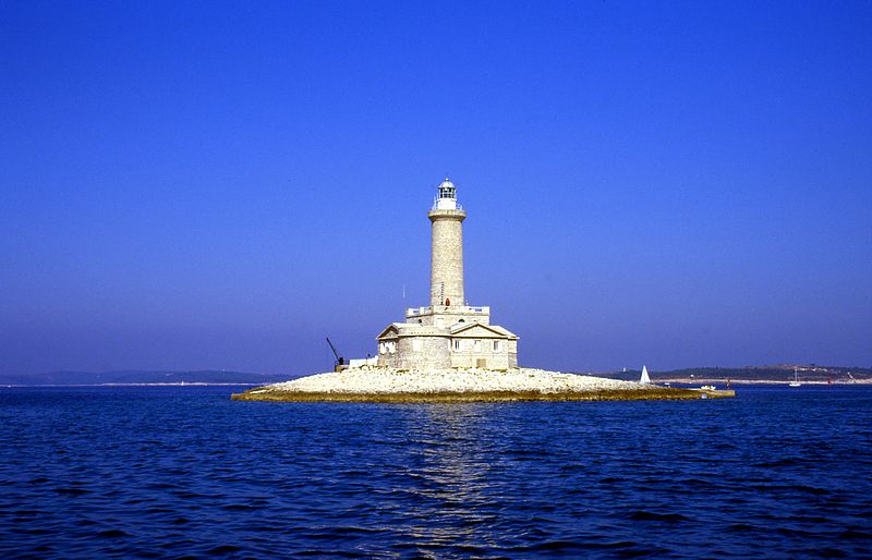 800px-Porer Lighthouse