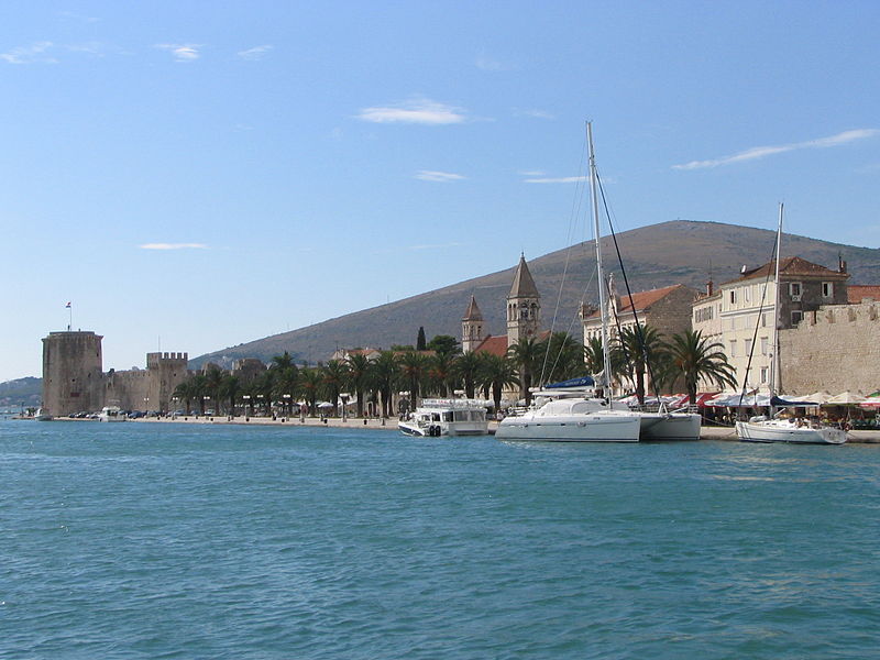 800px-View from_bridge_Trogir