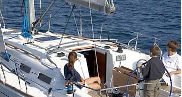 Dufour-325-yacht
