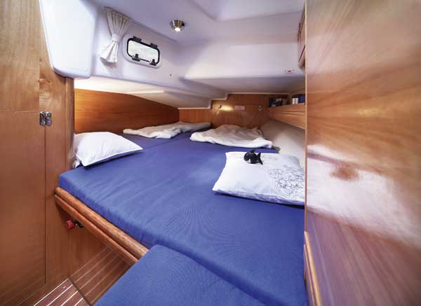 CHarteryacht Bavaria 38 Cruiser Kabine Achtern