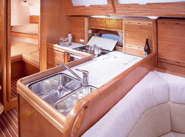 10 bavaria 40 vision sailingtrip com
