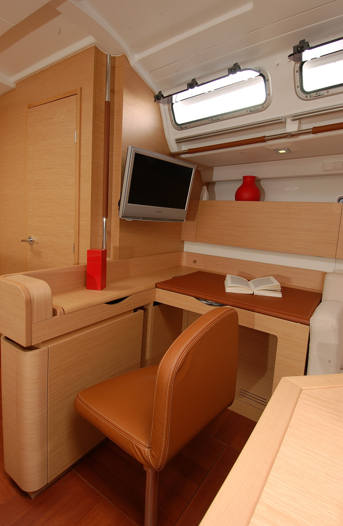 Charter Segel yacht Beneteau First 45 11