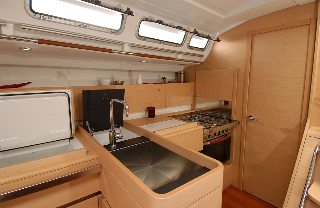Charter Segel yacht Beneteau First 45 13