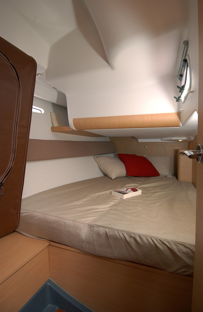 Charter Segel yacht Beneteau First 45 15