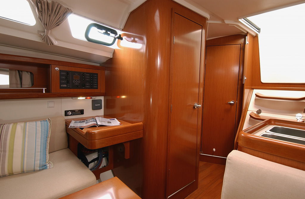 Beneteau Oceanis 34.navi.1