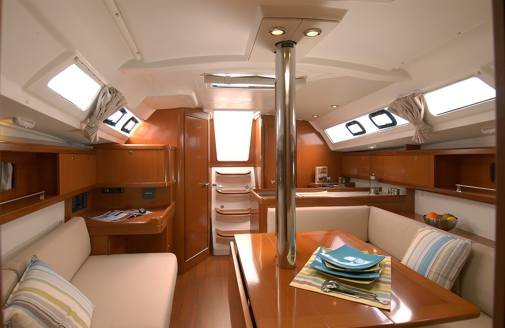 Beneteau Oceanis 34.salon.2