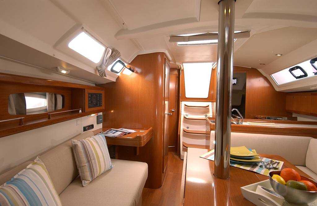 Beneteau Oceanis 34.salon.3