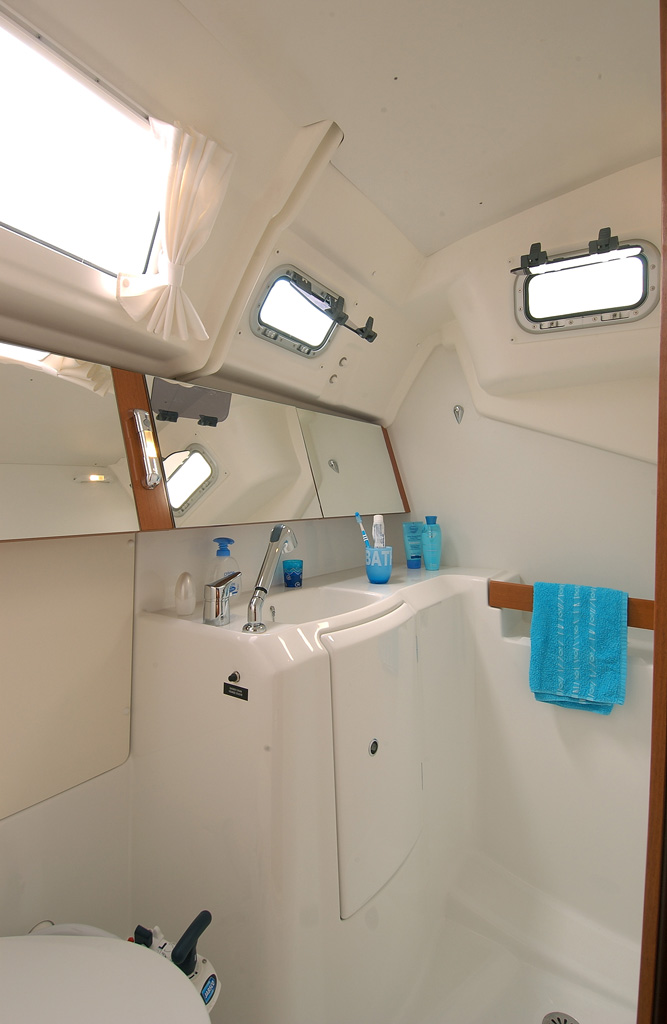Beneteau Oceanis 34.toilette.1