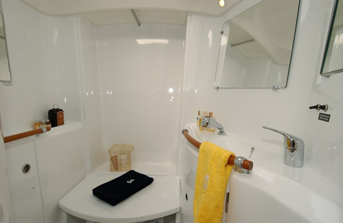 Charter segel yacht Beneteau Oceanis clipper 393 13