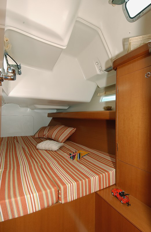 Charter segel yacht Beneteau Oceanis clipper 393 9