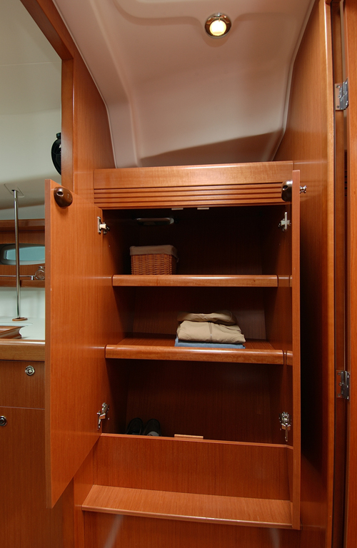 Charter Segel yacht Beneteau Oceanis 43 28