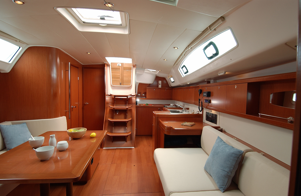 Charter Segel yacht Beneteau Oceanis 43 29
