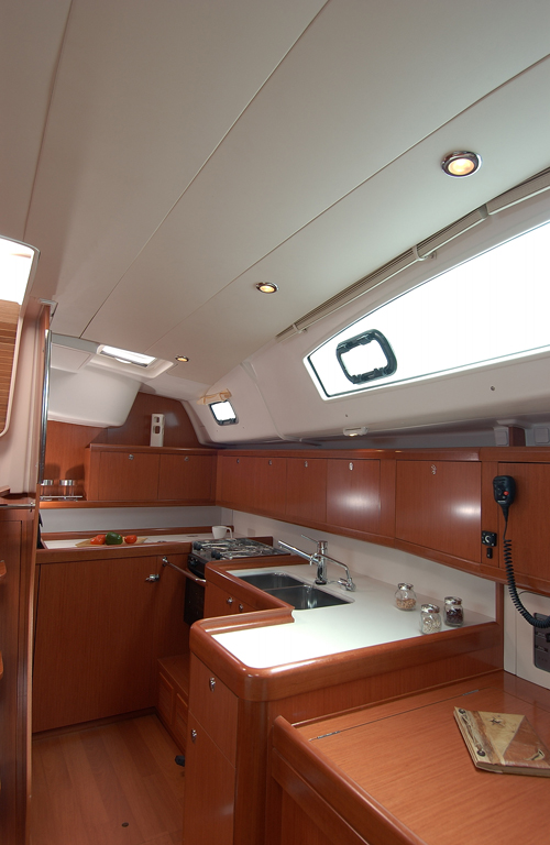 Charter Segel yacht Beneteau Oceanis 43 30