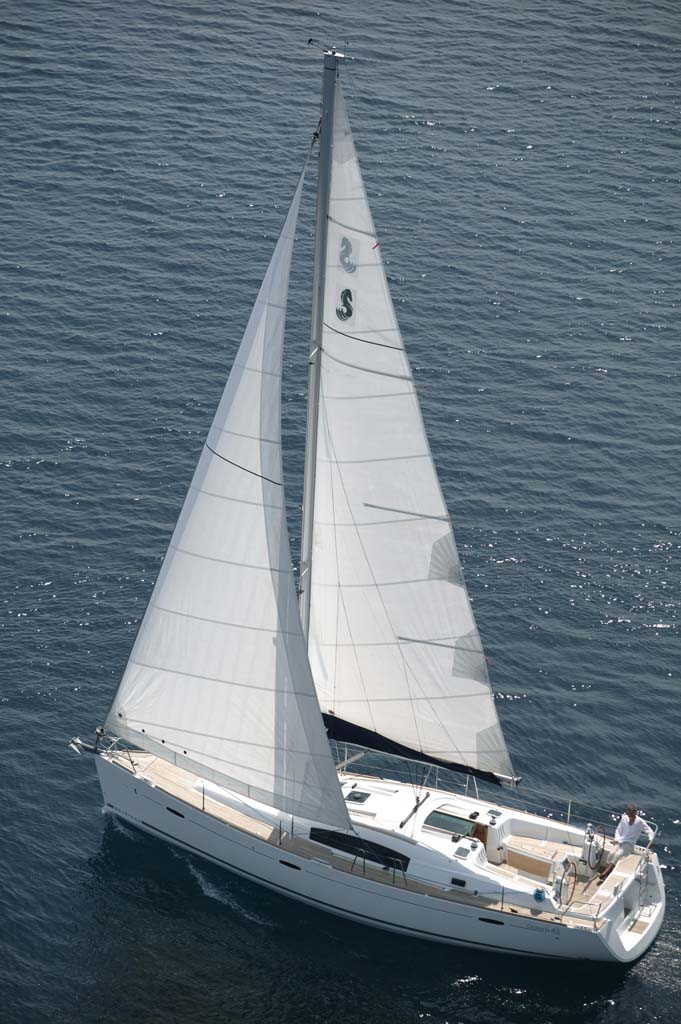 Charter Segel yacht Beneteau Oceanis 43 7