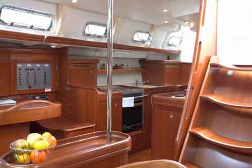 charteryacht chartern beneteau Oceanis 523 3