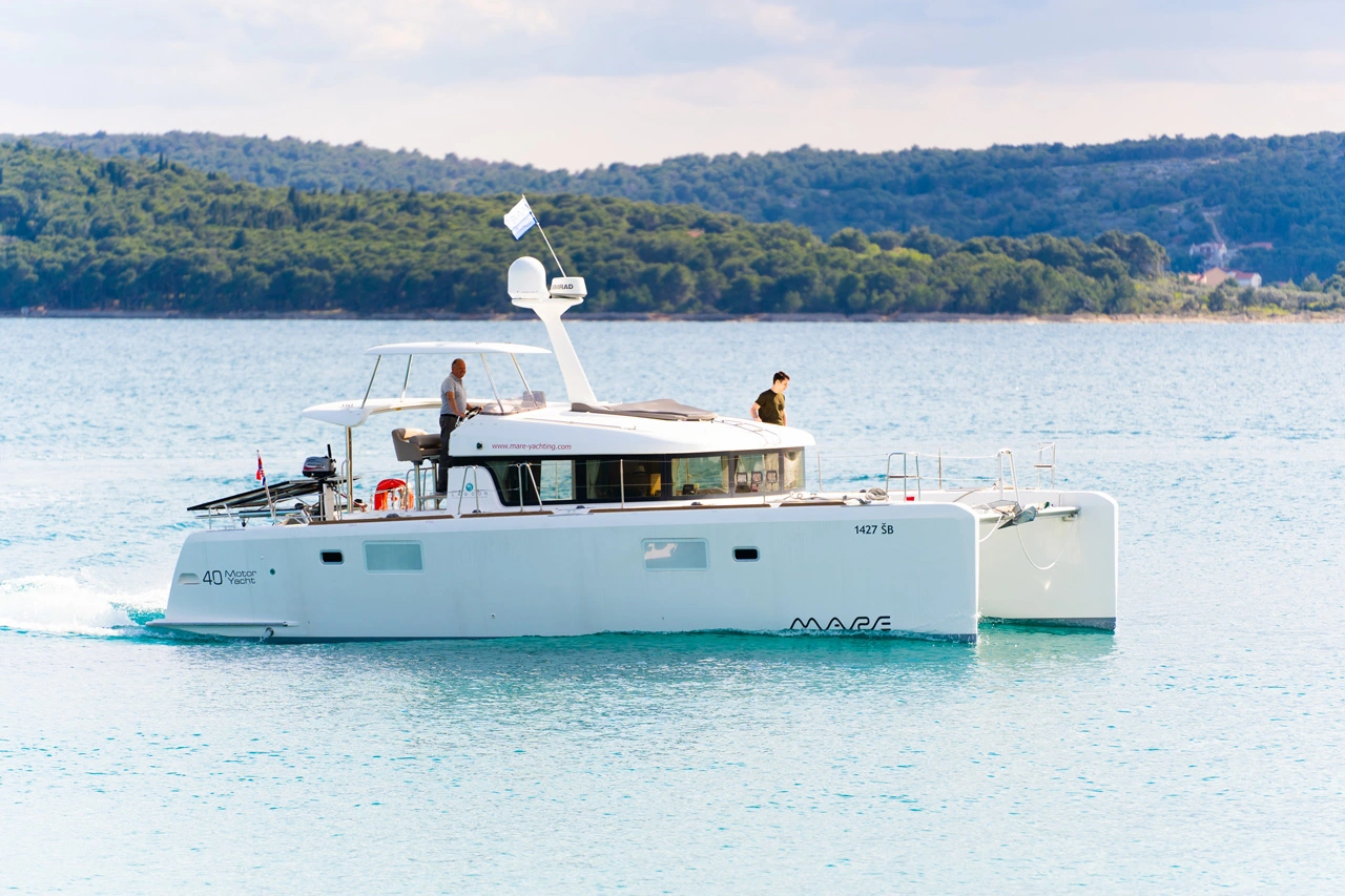 Lagoon 40 MotorYacht - 3 + 2 cab.-Power catamaran Family in Kroatien