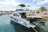 Antares 11 Fly OB-Motorboot Solis in Kroatien