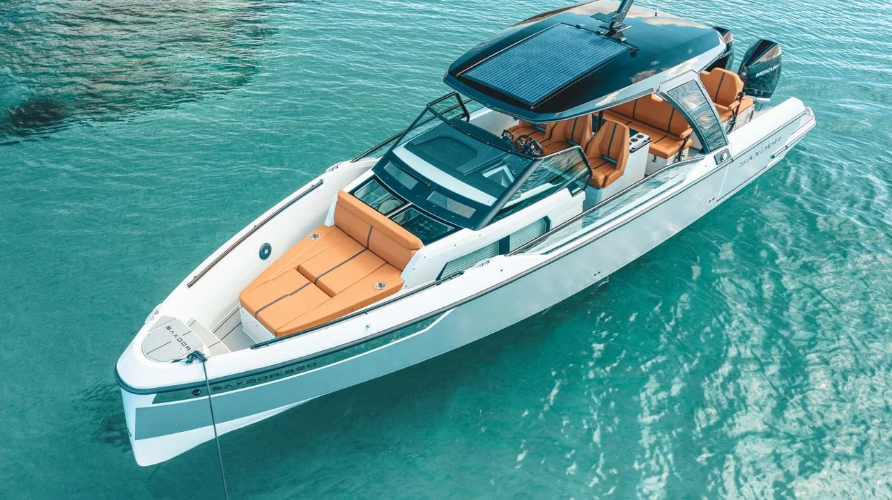 Saxdor 320 GTO-Motorboot Respirato in Kroatien